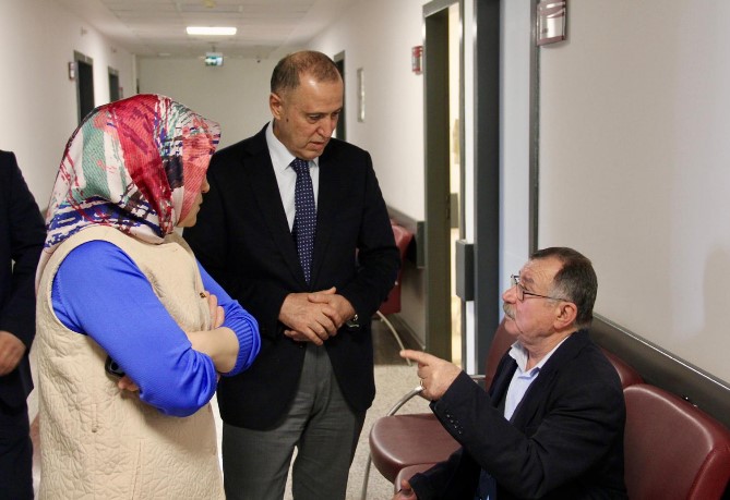 Afyonkarahisar Devlet Hastanesi Fizik Tedavi ve Rehabilitasyon Ünitesi, artan hasta talebine paralel olarak hizmet kapasitesini genişleterek vatandaşlarımıza kesintisiz sağlık hizmeti sunmaya devam ediyor.