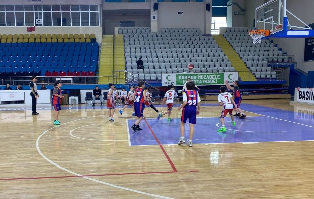 Afyonkarahisar’da Küçükler  Basketbol Heyecanı Sona Erdi