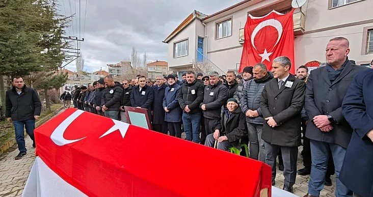 Kalp krizi nedeniyle vefat eden Belediye Başkanı Gözyaşlarıyla Toprağa Verildi