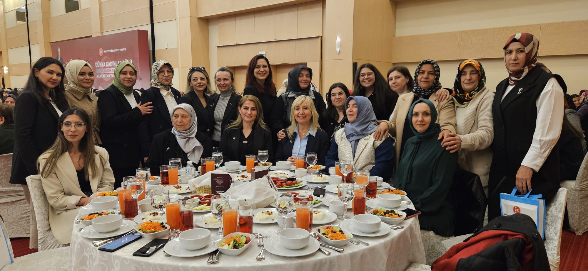 Mhp Heyeti Üç Hilalin Aydınlığında Altaylar’dan Tuna’ya Türk Kadını” temalı 8 Mart Dünya Kadınlar Günü programına katıldı.