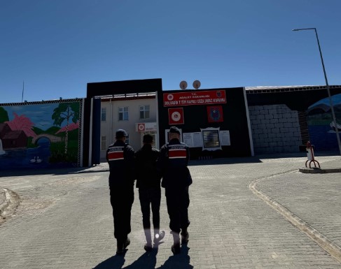 Bolvadin’de 19 Yıl 8 Ay Hapis Cezası Bulunan Şahıs Jandarma Tarafından Yakalandı