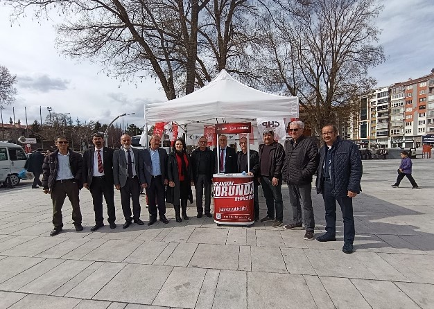 Cumhuriyet Halk Partisi Afyonkarahisar İl Başkanlığı’ndan Kent Meydanında Üye Kayıt Çalışması