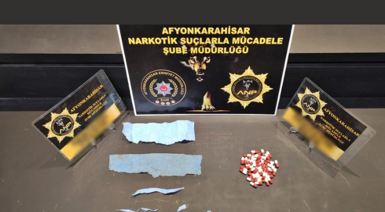 Afyonkarahisar Emniyet Müdürlüğü’nden Sokak Satıcılarına Operasyon: 4 Kişi Tutuklandı