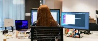 ÇALIŞANLARIN %47’Sİ OFİSTE IŞIK YETERSİZLİĞİ NEDENİYLE YORGUN HİSSEDİYOR