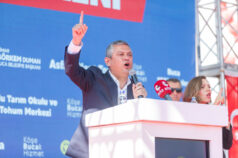 İzmir Buca’da 16 proje CHP lideri Özel'in katılımıyla açıldı