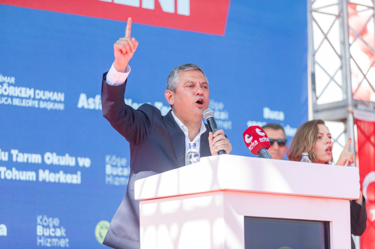 İzmir Buca’da 16 proje CHP lideri Özel'in katılımıyla açıldı