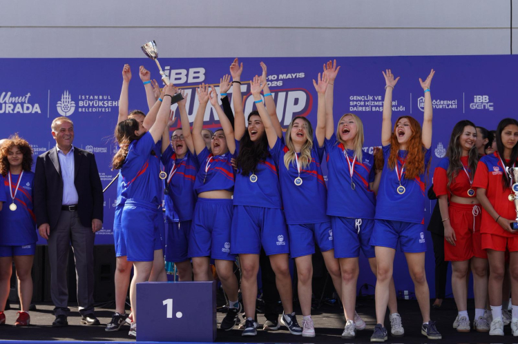 İBB Yurtları Spor Şenliği'nde ödüller sahiplerini buldu