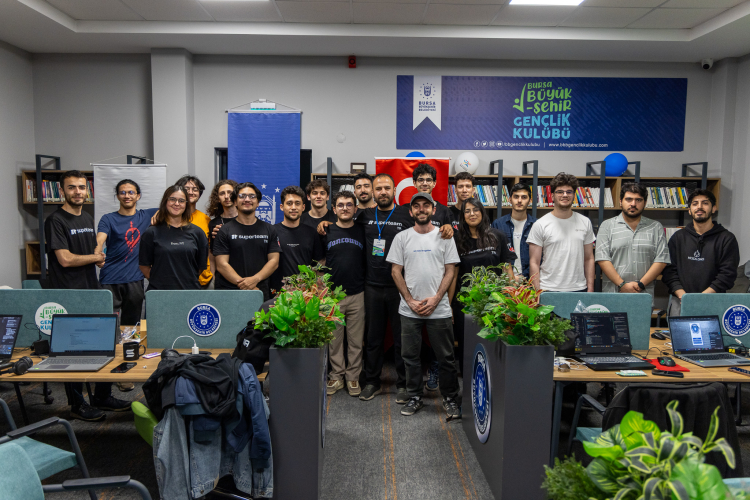 Bursa'da genç yazılımcılar teknoloji maratonunda buluştu