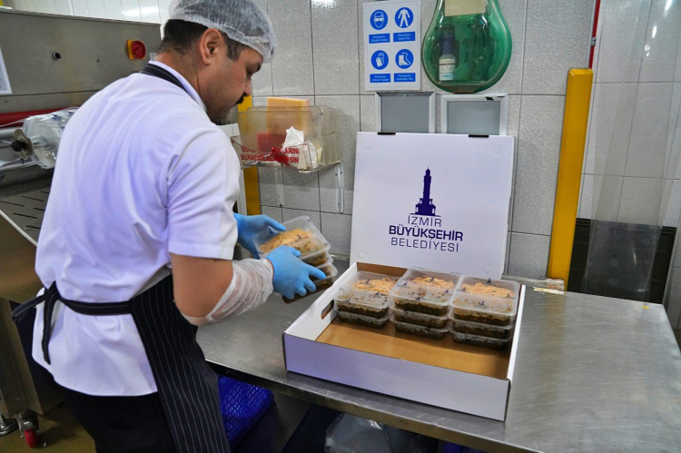 İzmir’de sosyal destek seferberliği