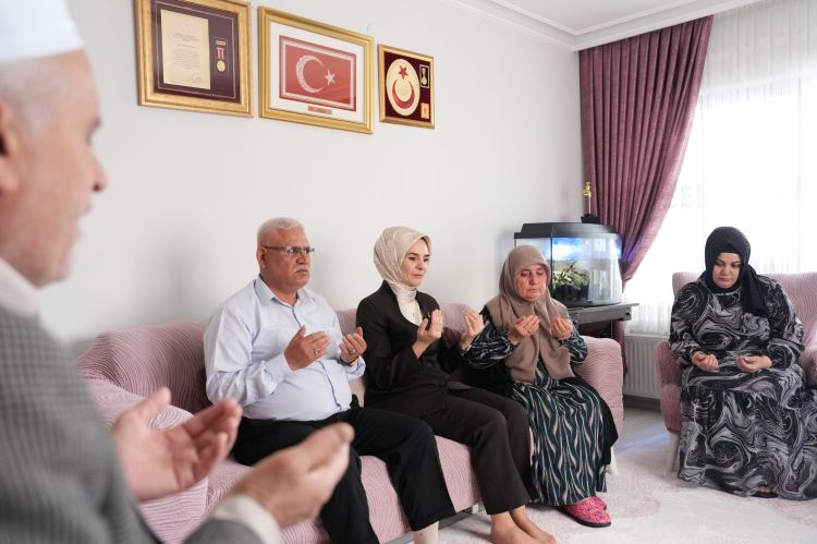 Bakan Göktaş'tan bayram ziyaretleri