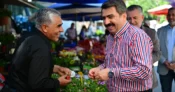 Bursa Yıldırım’da Başkan Yılmaz pazarda bayramlaştı