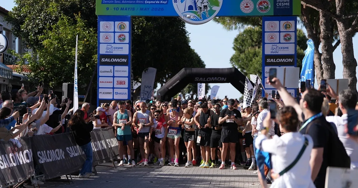 Çeşme’de rekor katılım… 43 ülkeden 3 bin 450 sporcu rüzgar eşliğinde koştu