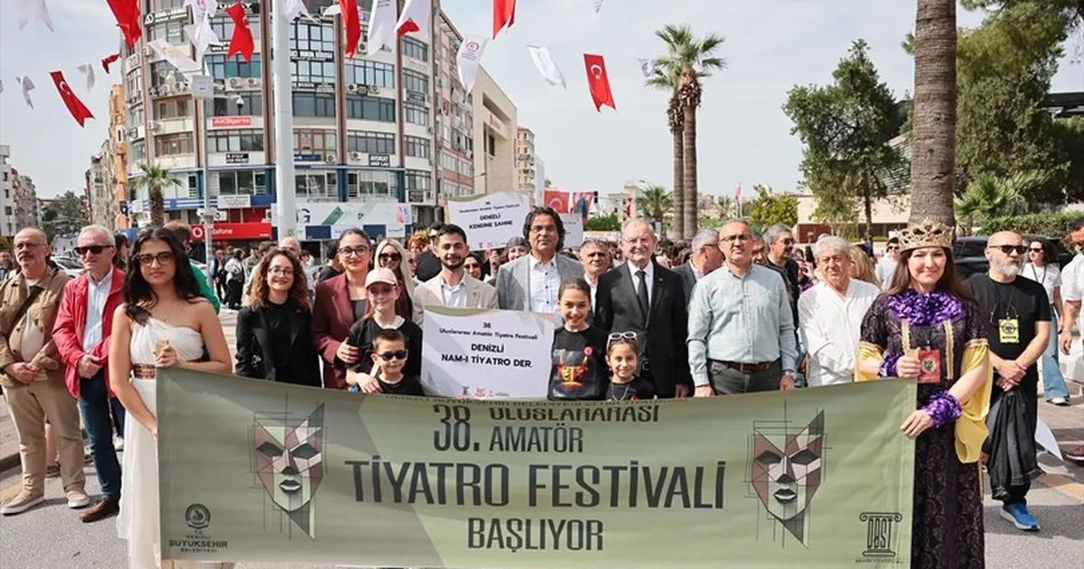 Denizli’de Uluslararası Amatör Tiyatro Festivali başladı