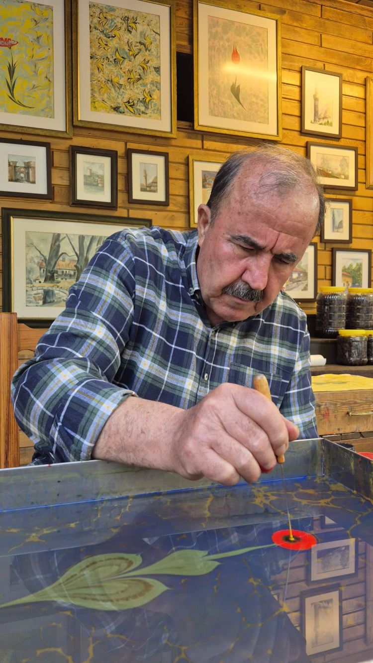 Bursa İznik'te suya yazılan sanat ile yarım asır