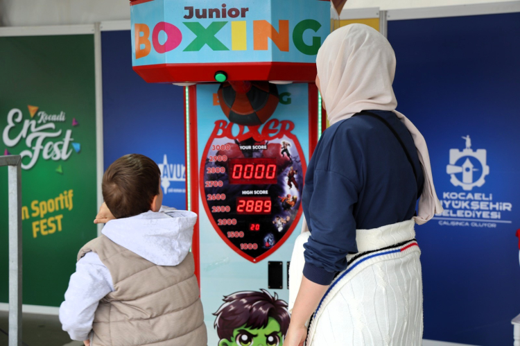 Kocaeli’de gençliğin enerjisi EnFest heyecanıyla buluştu