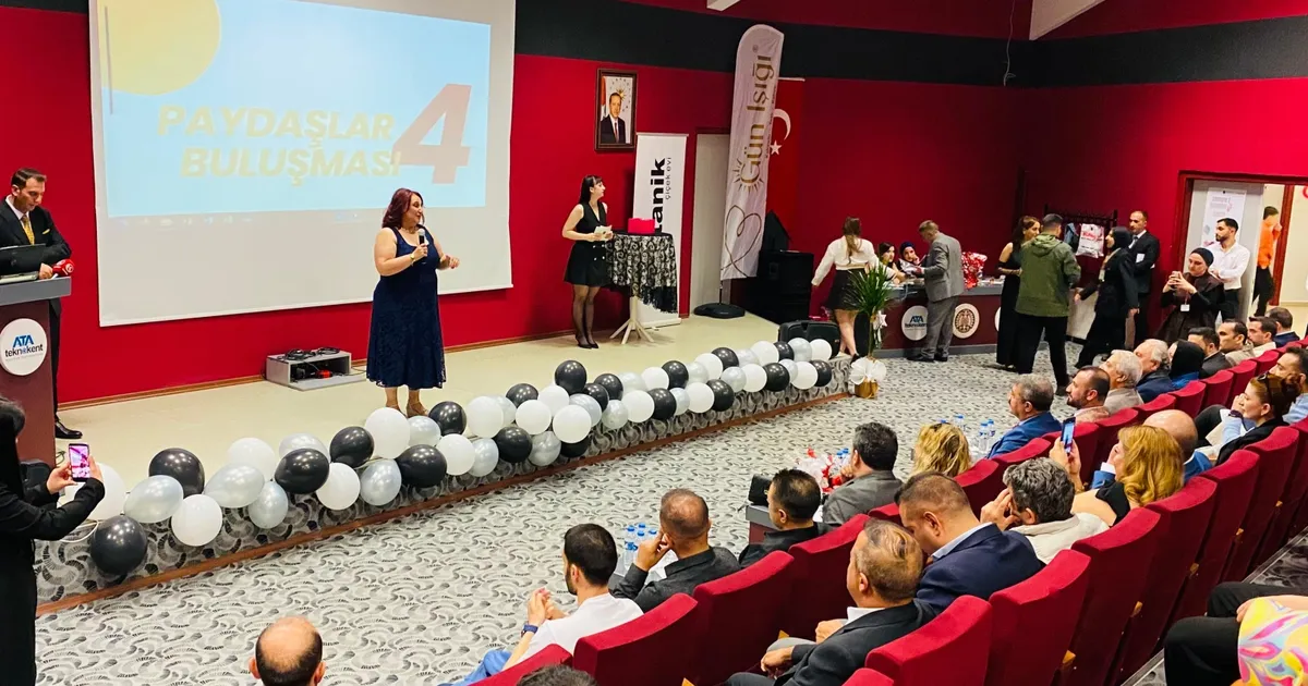 İletişim öğrencileri sektör temsilcileriyle buluştu