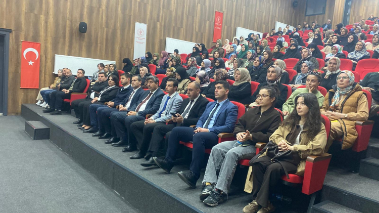Batman Sason’da Aile İçi İletişim semineri düzenlendi