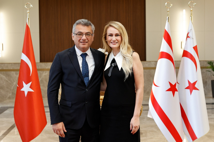 Erhürman Çifti KKTC'de bayram tebriklerini kabul etti