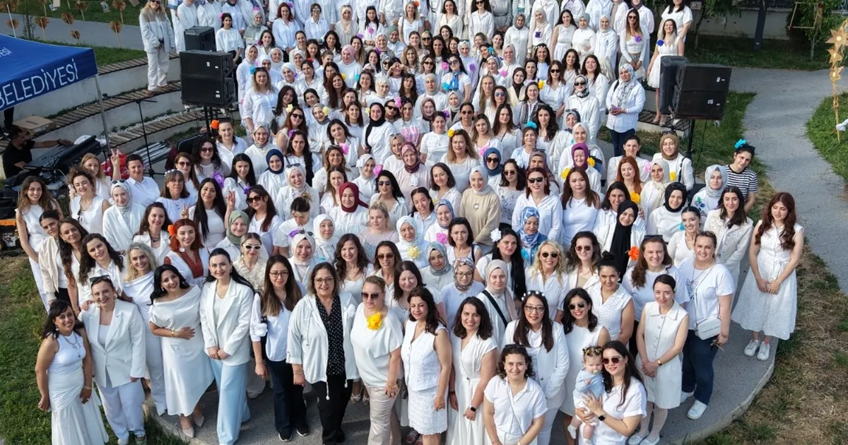 Kocaeli’de İzmit Belediyesi anneleri unutmadı