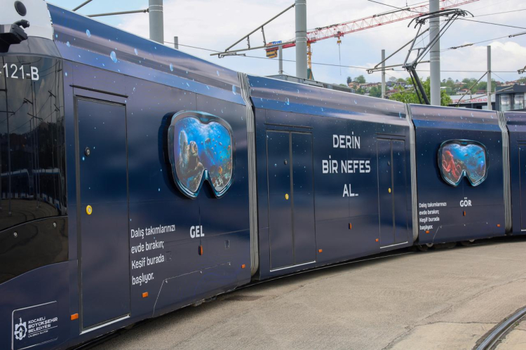 Kocaeli’de tramvaylar su altı dünyasına dönüştü