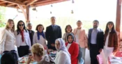 Kocaeli İzmit’te kadın muhtarlara Anneler Günü kahvaltısı