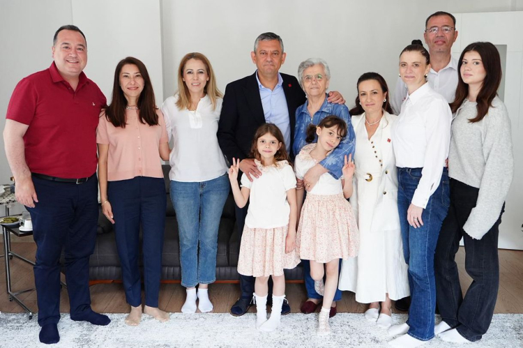 Manisa’da Anneler Günü vefası