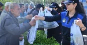 Manisa’da üreticilere 34 bin sebze fidesi dağıtıldı