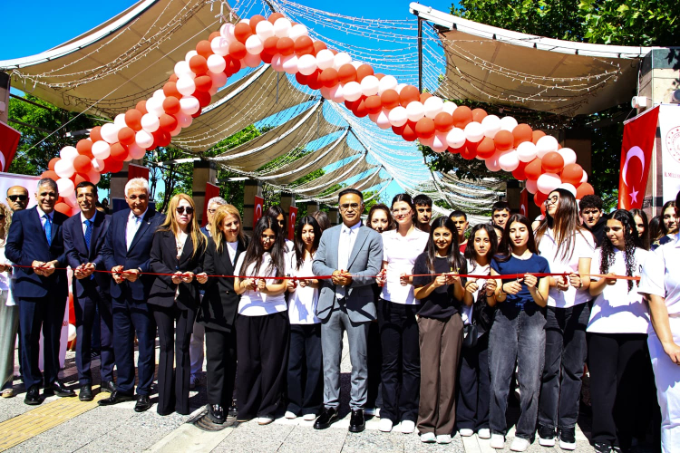 İzmir'de 'Marifetli Gençlik' etkinlikleri sürüyor