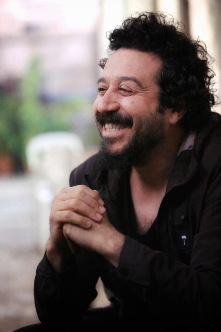Yazar Mustafa Özke’nin ‘Dışarıdaki Ben’ öyküsü 100 binlere ulaştı