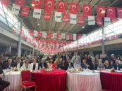 Bursa'da CHP'den Kılıçdaroğlu ve Sarıbal'a mezar taşlı protesto