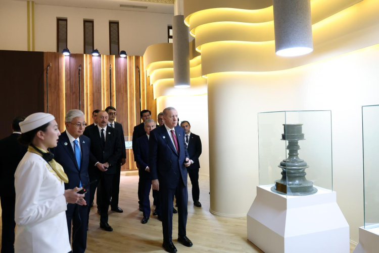 Cumhurbaşkanı Erdoğan, Türkistan’da kültür gezisinde