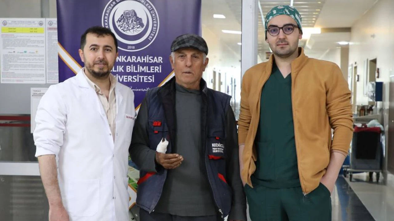 Antalya’dan geldi AFSÜ’de iyileşti: Ağaç budarken parmağını yaralamıştı, sağlığına kavuştu!