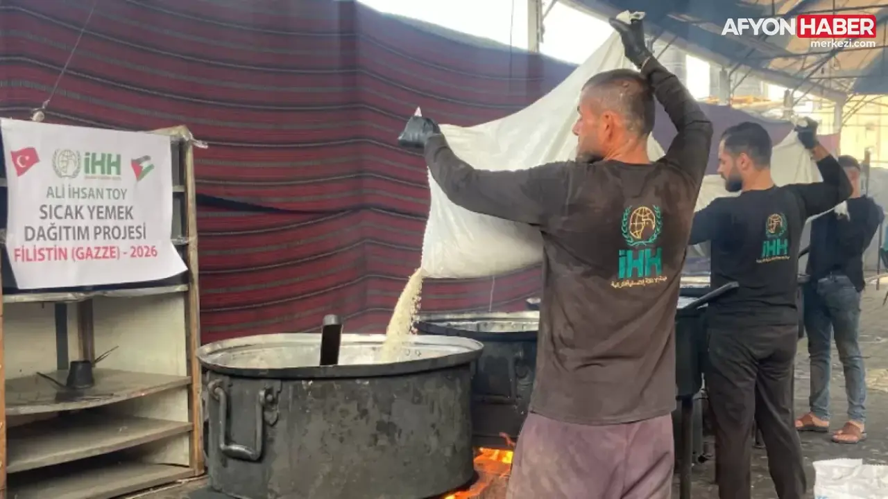 Afyonkarahisarlı Hayırseverlerden Gazze’deki Mazlumlara Bin Kişilik Sıcak Yemek Desteği Sürüyor