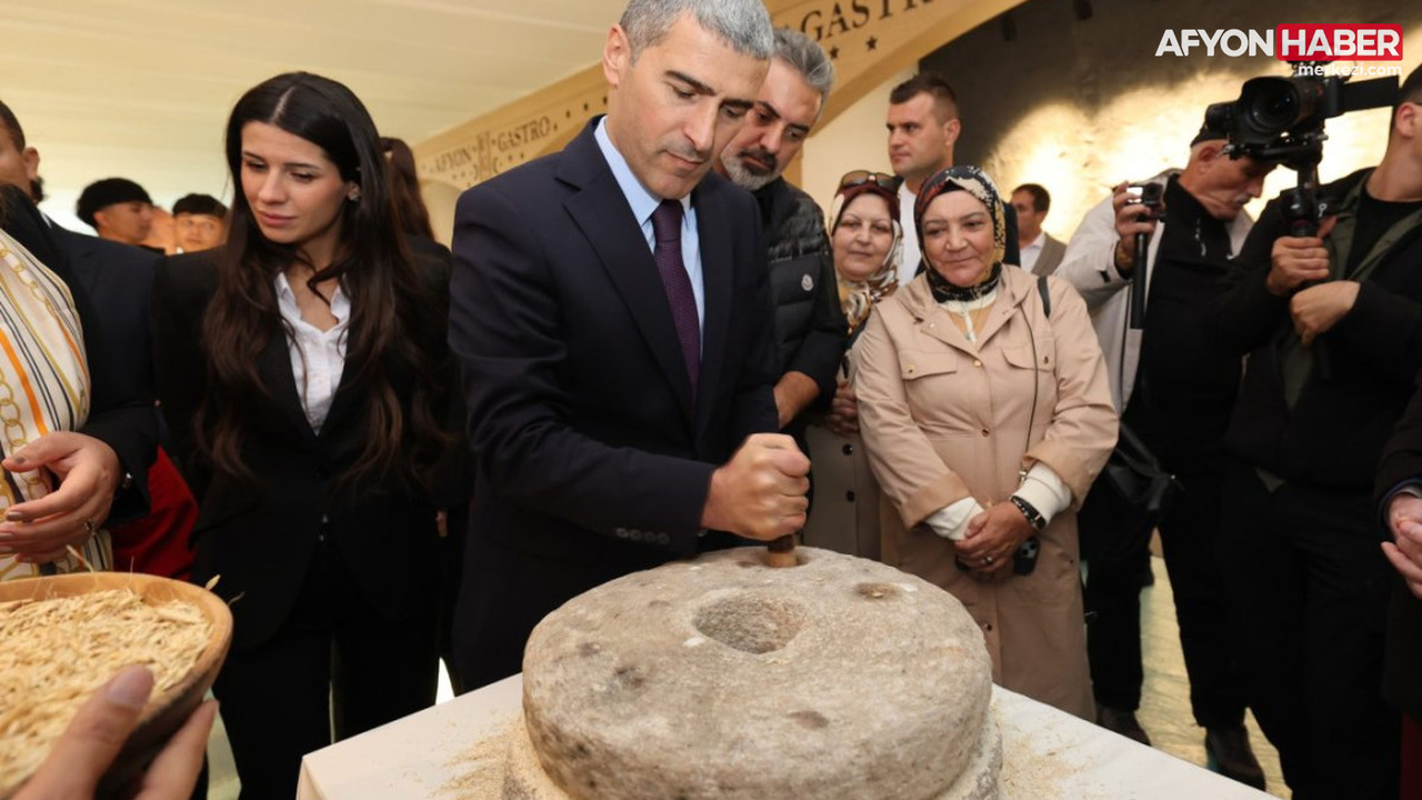 Afyonkarahisar'da 8. Gastro Afyon Festivali Coşkusu: Gastronomi Miras Koridoru Tarihe Işık Tutuyor - Detay Görsel 1