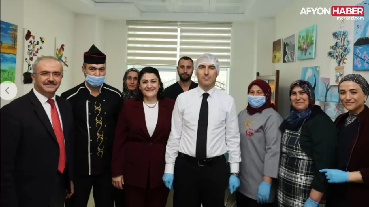 Vali Aktaş’tan Emirdağ Huzurevi Sakinlerine 1 Ekim Dünya Yaşlılar Günü Ziyareti