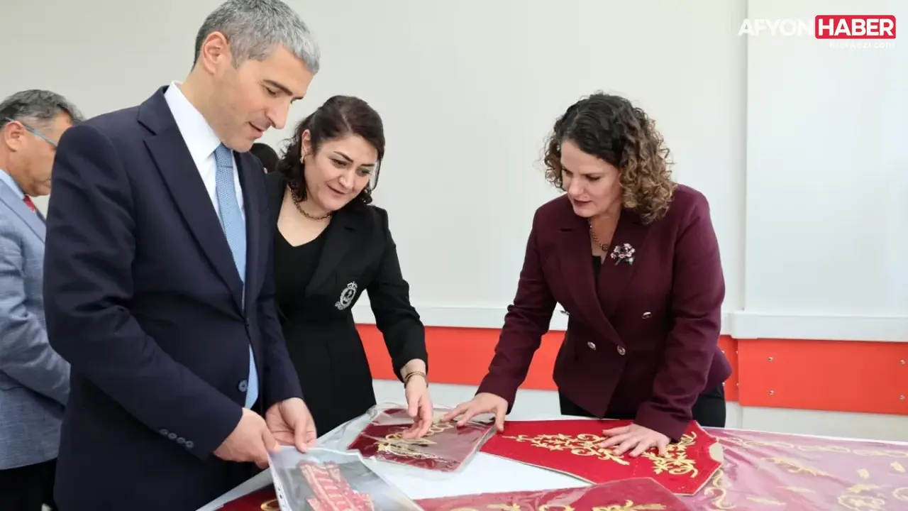 Afyonkarahisar Valisi Dr. Naci Aktaş Olgunlaşma Enstitüsü’nü Ziyaret Etti
