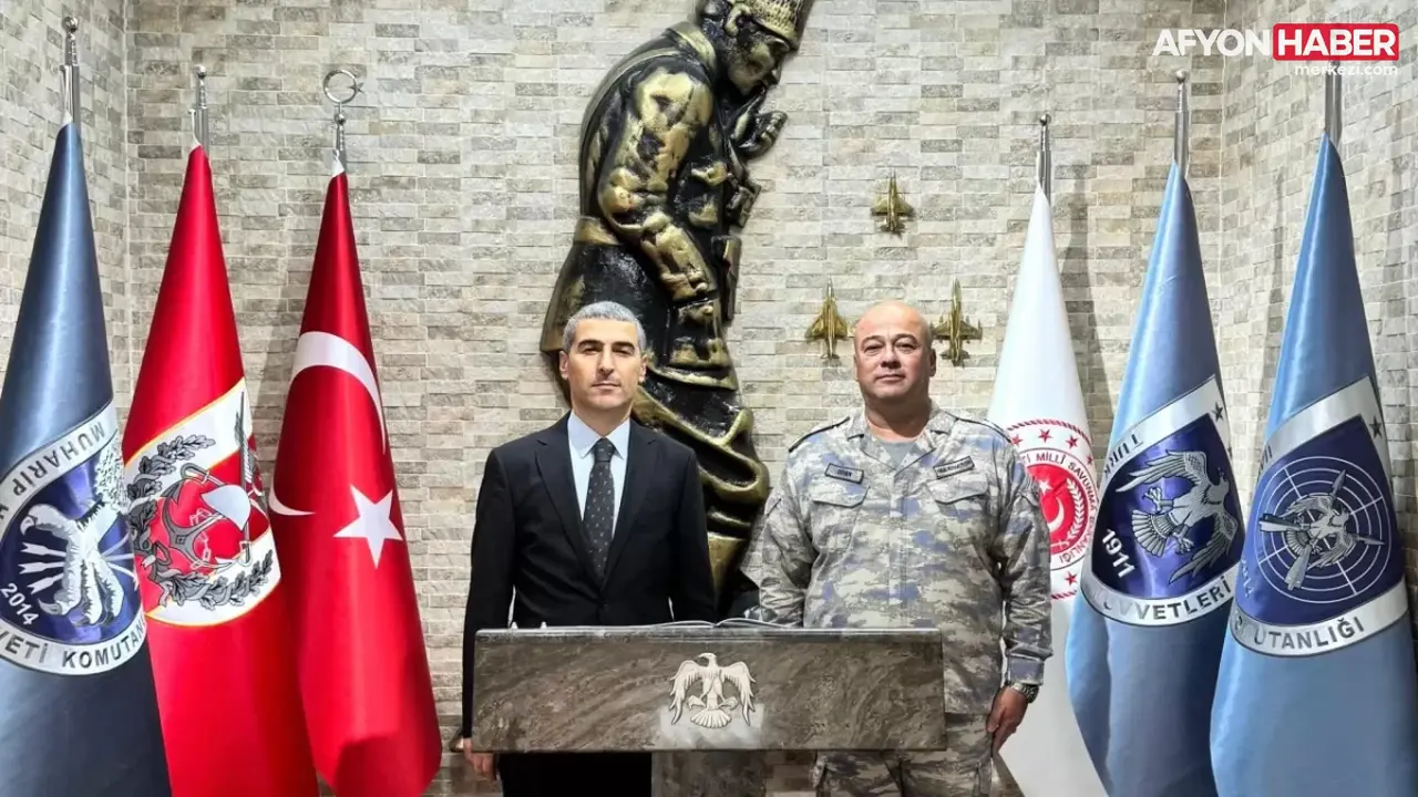 Afyonkarahisar Valisi Dr. Naci Aktaş’tan Komutanlığa Kritik Ziyaret